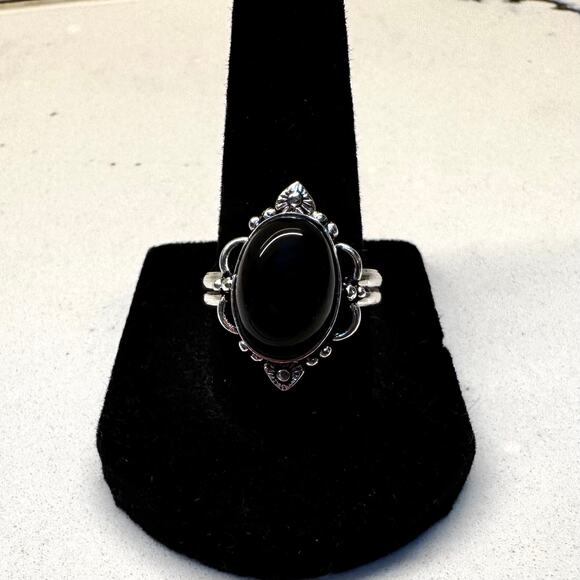 Unbranded Jewelry - Black Oval Cabochon Silver Tone Statement Ring Size 8.5 Boho Southwestern